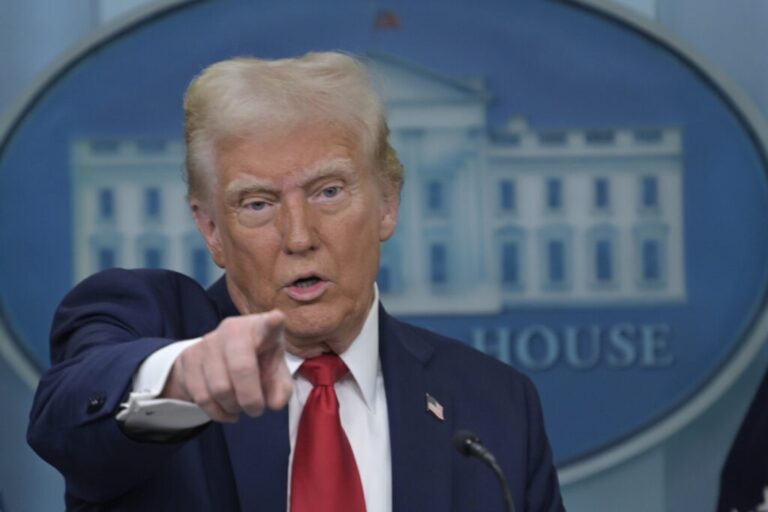 DC: President Trump hold a Aviation Disaster press conference